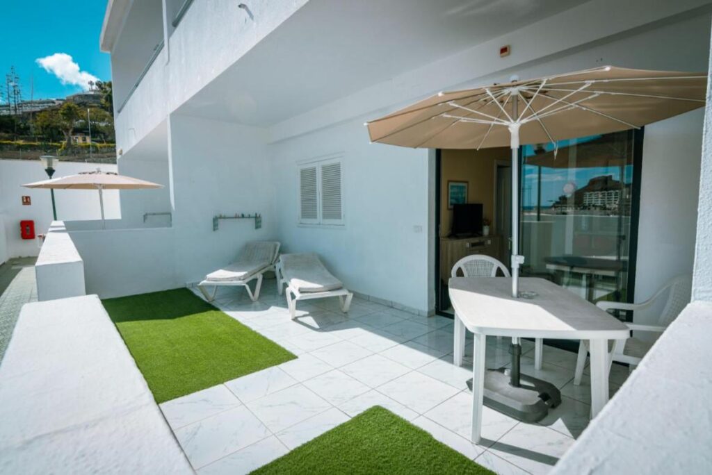 terraza aparhotel monterrey